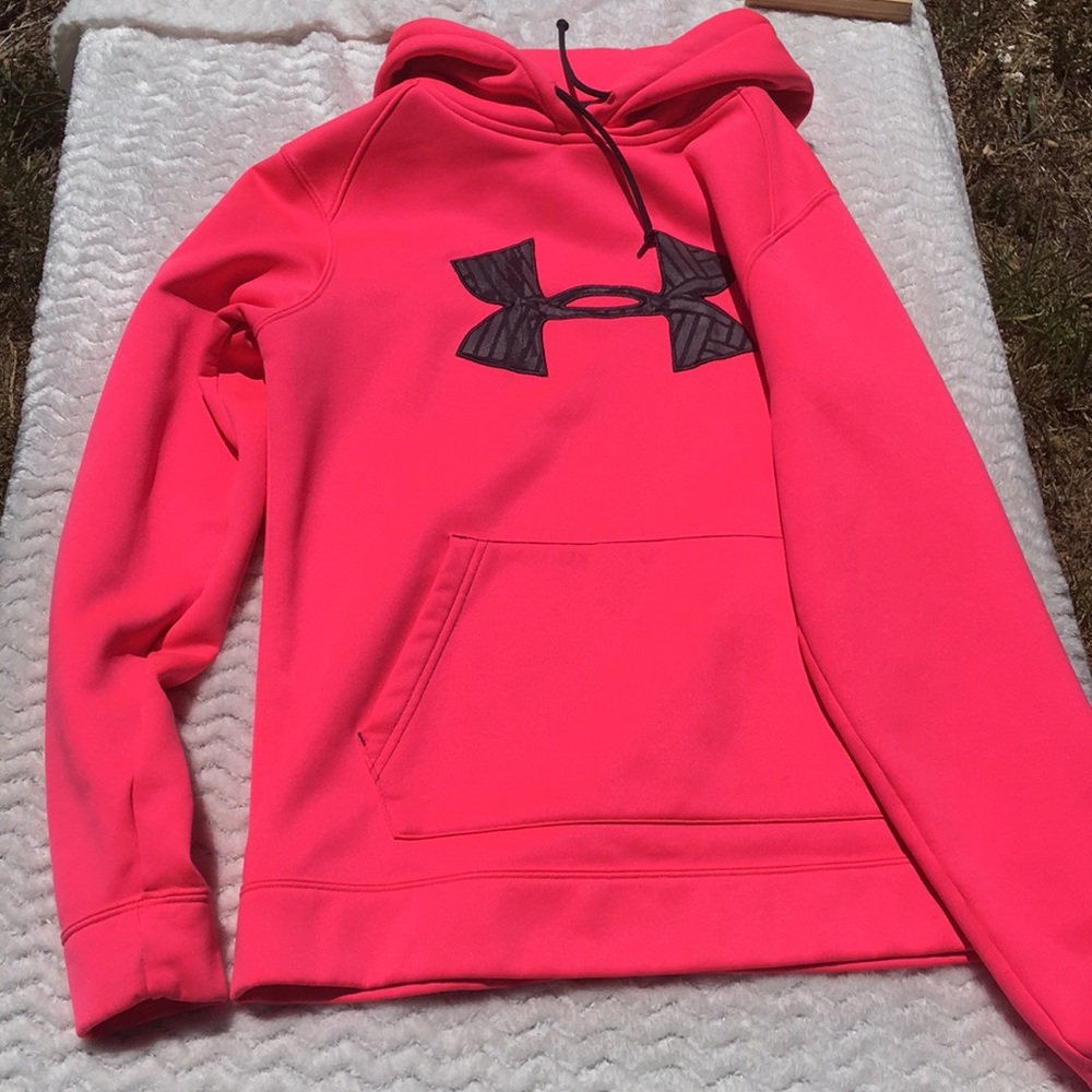 Under armor sweat shirt